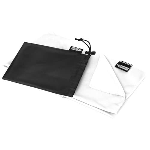 Serviette de sport rafraîchissante en PET recyclé Raquel avec pochette 80 x 30 cm : Blanc